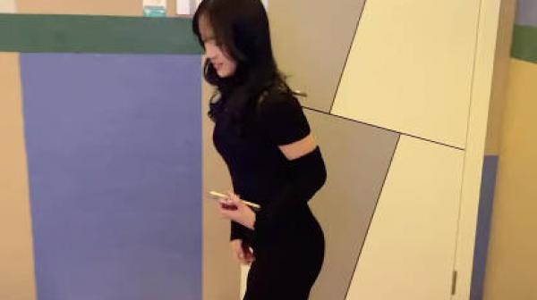 私人影院小情侣之间的情趣玩法-半雪